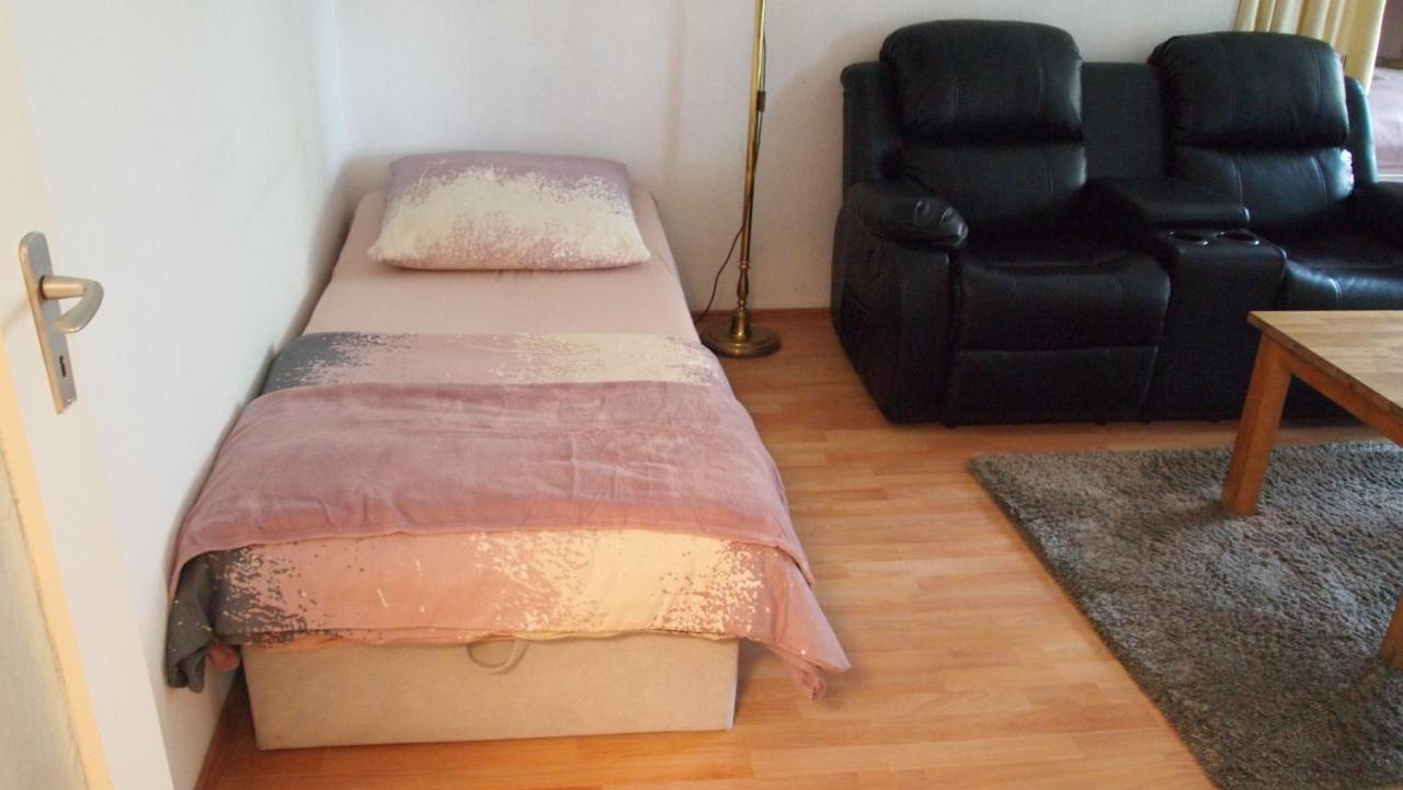 Zentral Gelegene Ferienwohnung Любек Екстериор снимка