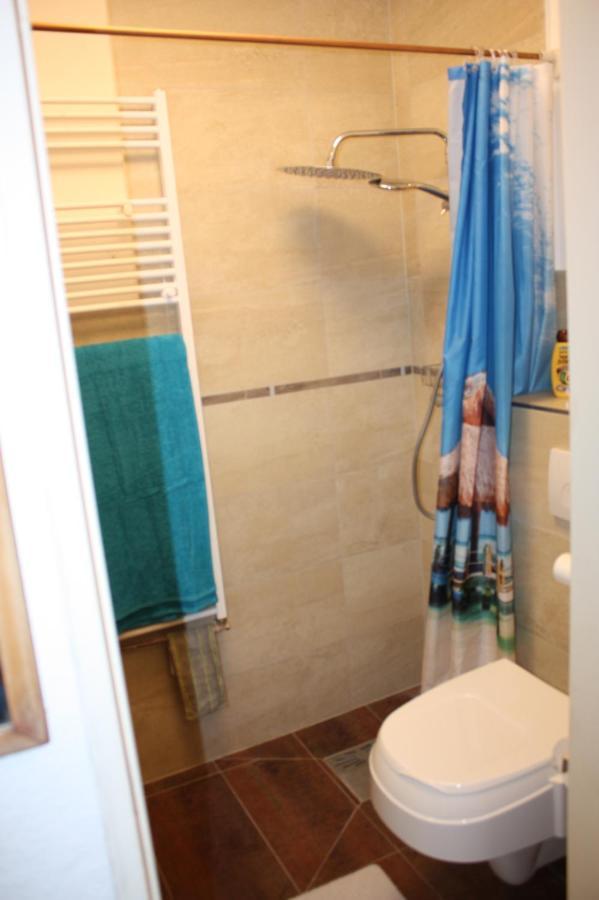 Zentral Gelegene Ferienwohnung Любек Екстериор снимка