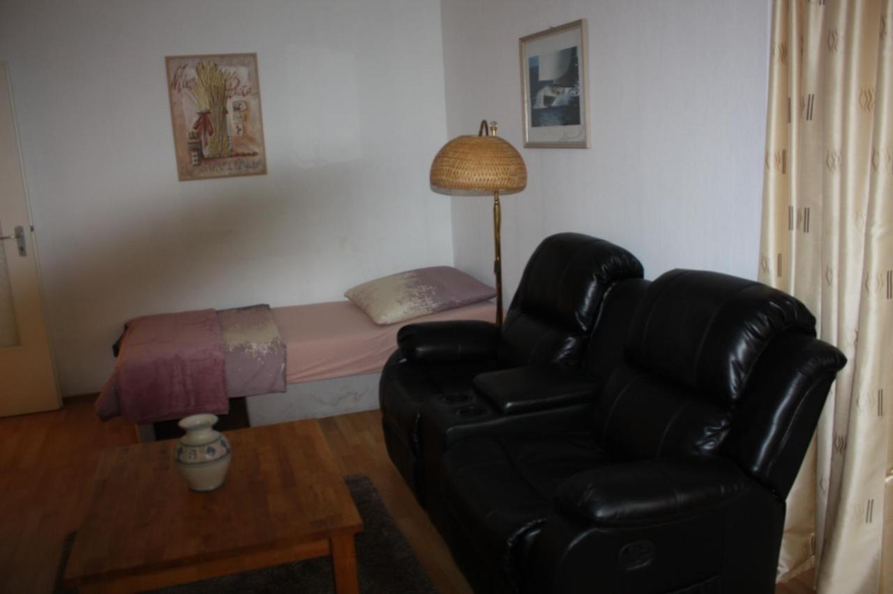 Zentral Gelegene Ferienwohnung Любек Екстериор снимка